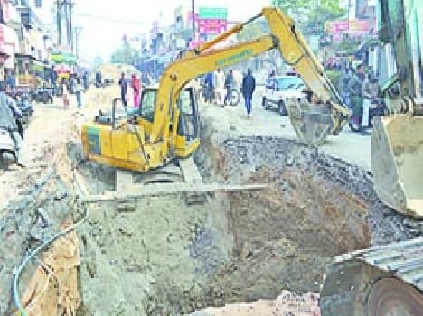 Commotion on the road excavation